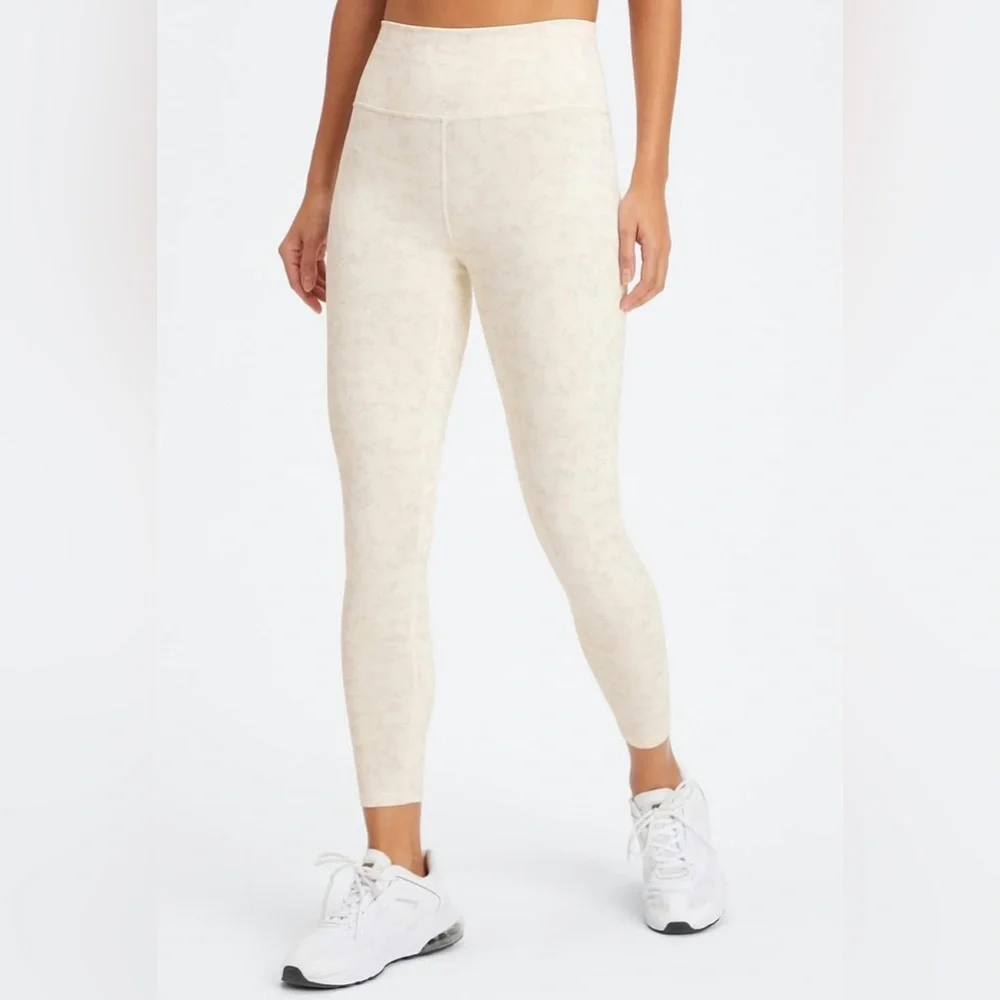 NWT Fabletics Women's Define High-Waisted Legging in Soft White Camo Sz XXL